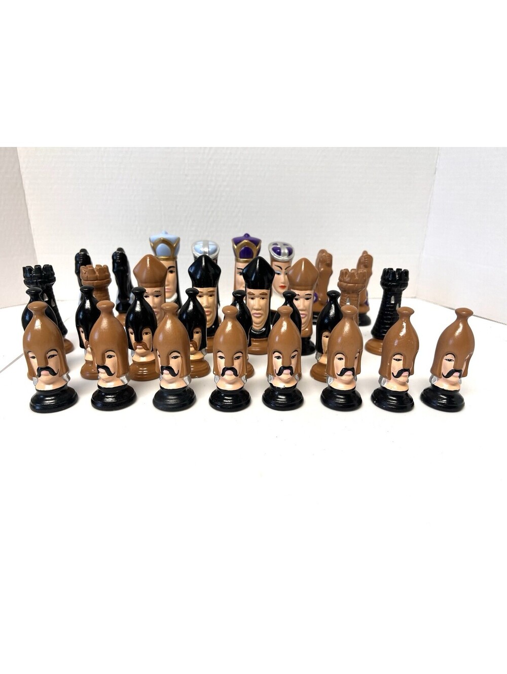 Vtg Duncan Molds Ceramic Medieval Chess Set Hand Painted Brown/Black 31 Pc - Picture 2 of 8
